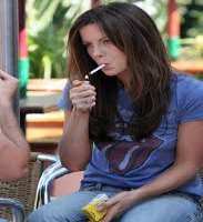 Kate Beckinsale smoking